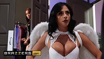 Brazzers的熟女女魔女:Ariella Ferrera和Isis Love的硬核遭遇