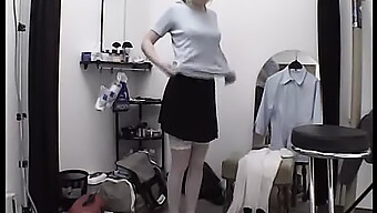 성숙한 Milf 다나는 Hd 비디오에서 큰 자지와 엉덩이 핥기를 즐깁니다