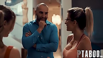 Cory Chase, Instructora De Fitness, Seduce A Mackenzie Moss, Una Joven Animadora, En Un Trío Con Su Cónyuge