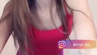 La Sensual Actuación De Abby En Tiempo Real,