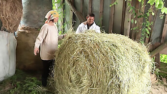 Avrupalı Çiftçiler, Açık Havada Arzulu Eylemlerle Eğleniyorlar