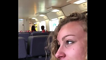 Pareja de estudiantes se filma teniendo sexo en el tren y compartiendo la experiencia con sus fans