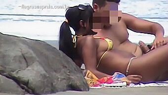 Novio Adolescente Morena Es Follado En Público