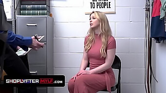 Sunny Lane, Kecantikan Matang Dengan Tubuh Yang Langsing, Menikmati Seks Yang Intens Dari Belakang Dengan Pengawal Keselamatan Dalam Senario Peranan Yang Mendebarkan