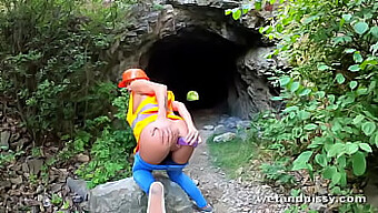 Claudia Macc'S Public Peeing Experience With Female Ejaculation