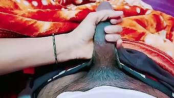 Mong Muốn Thầm Kín Của Bhabhi Được Đáp Ứng Trong Video Tự Làm