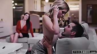 Il Trio Tabù Dell'Assistente Virtuale Formosa Angela White Con Una Coppia Gay