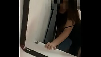 Hol dir einen Creampie und Cumshot von diesem thailändischen Babe