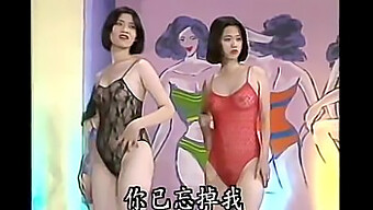 Exhibición de lencería permanentemente seductora por una chica taiwanesa