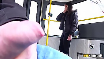 Voyeuristische Begegnung Mit Stacy Sommers In Der Straßenbahn