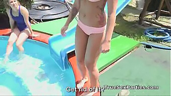 Outdoor Poolparty Mit In Bikini Gekleideten Amateurludern